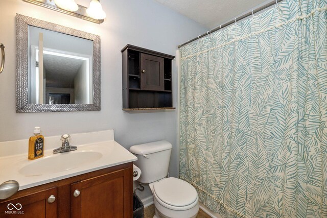 29 Northview Dr, Danville, IN 46122 - full bath featuring vanity, toilet, and curtained shower