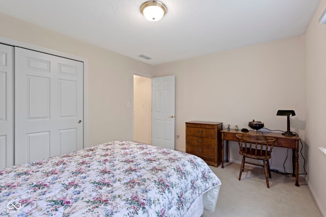 9175 Lakewind Dr, Indianapolis, IN 46256 - bedroom featuring light carpet and a closet