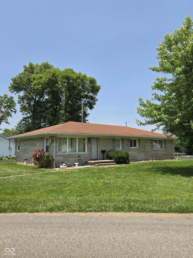 104 Meadow Ln, North Vernon, IN 47265 - ranch-style home with a front lawn
