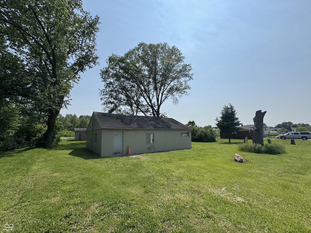 5159 E Edgewood Ave, Indianapolis, IN 46237 - view of green lawn