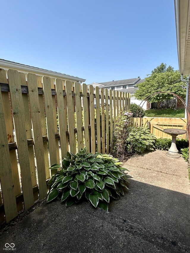 5491 Vin Rose Ln, Lawrence, IN 46226 - view of yard