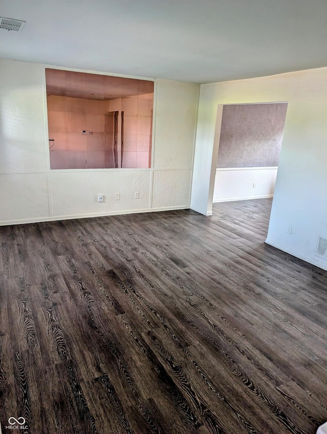 6322 Commons Dr, Indianapolis, IN 46254 - unfurnished room featuring dark wood finished floors and baseboards