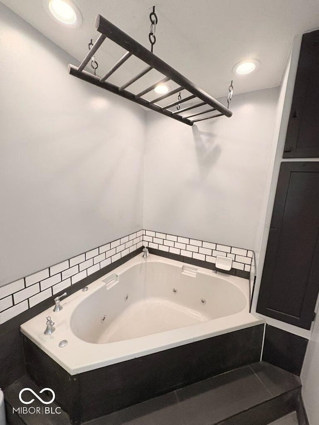 8990 N 850 W, Fairland, IN 46126 - bathroom featuring a whirlpool tub