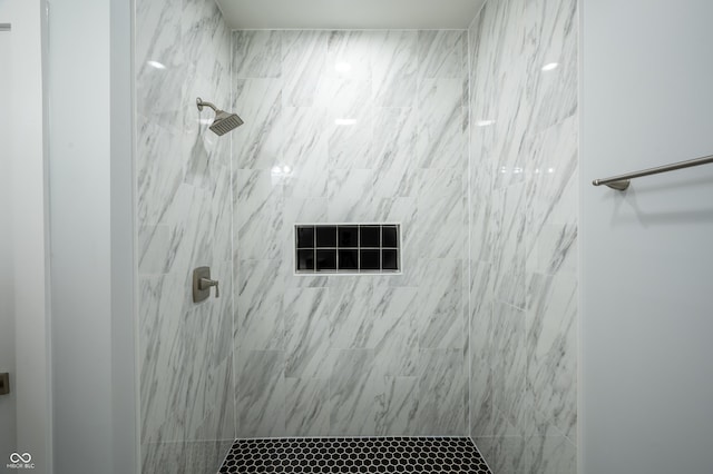 2159 W 58th St NW, Indianapolis, IN 46228 - full bath featuring tiled shower