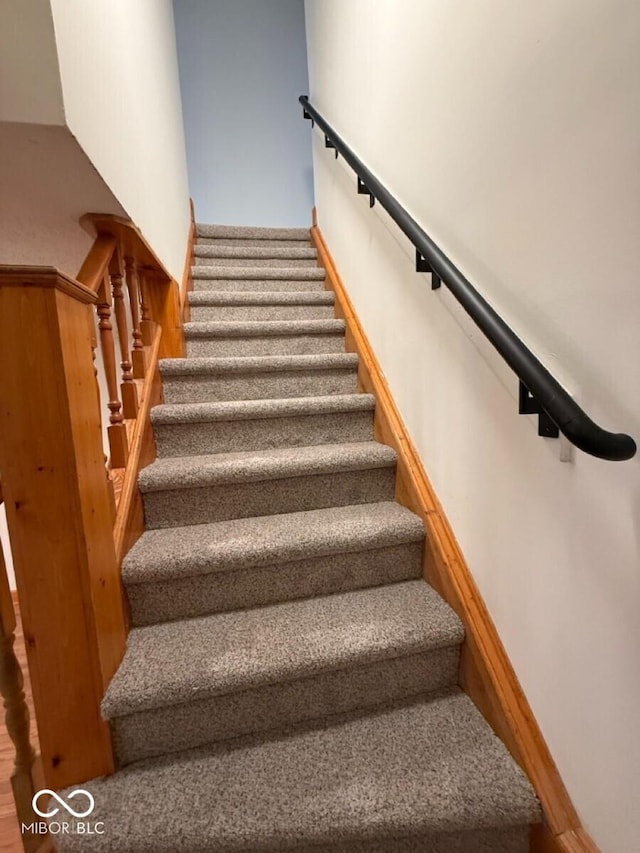 1421 S Meridian St, Indianapolis, IN 46225 - view of staircase