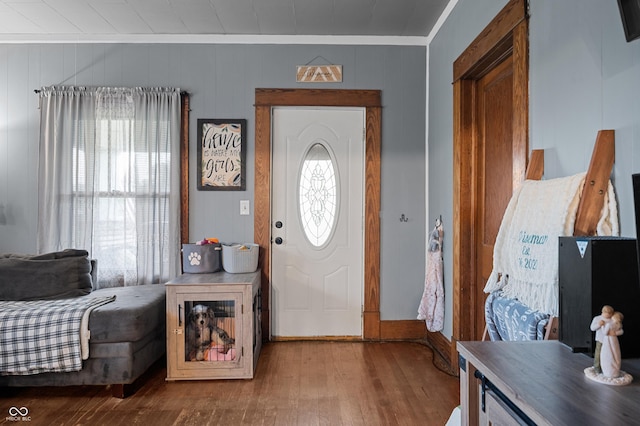 11780 S Hoover St, Clinton, IN 47842 - foyer featuring crown molding and wood-type flooring