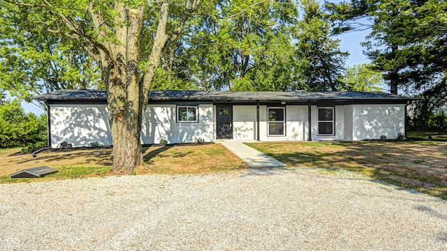 496 N County Road 325 W, Danville, IN 46122 - view of front of house with a front lawn