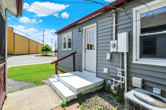 11 14th St, Franklin, IN 46131 - exterior view of central AC unit, electric meter, and gas meter