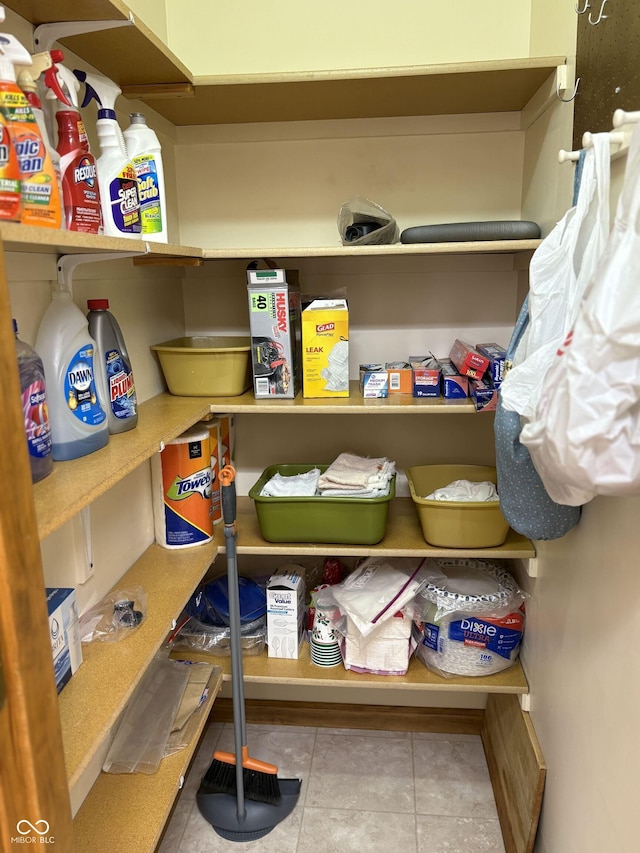 5148 Constitution Ct, Columbus, IN 47203 - view of pantry