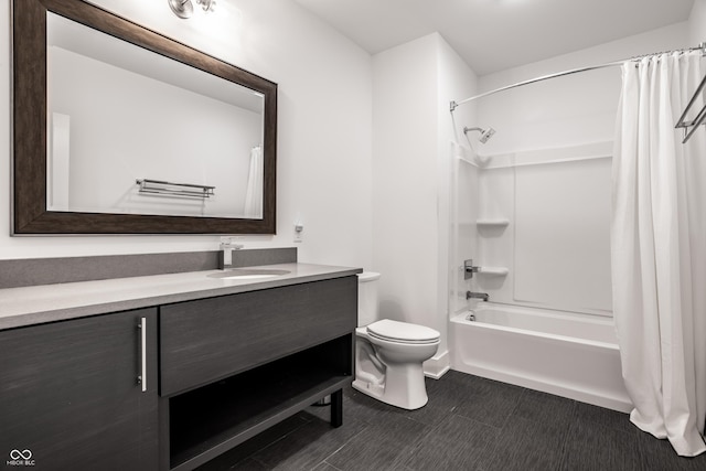 1622 Cornell Ave, Indianapolis, IN 46202 - bathroom with vanity and shower / tub combo