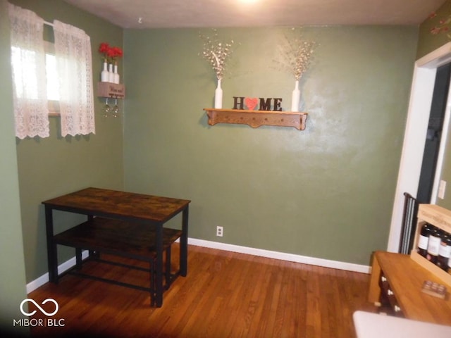 213 S Coventry Dr, Anderson, IN 46012 - dining space featuring wood finished floors and baseboards