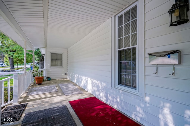 307 E 5th St, Sheridan, IN 46069 - view of porch