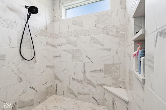 1295 Maclaren Ct, Franklin, IN 46131 - full bath featuring a tile shower