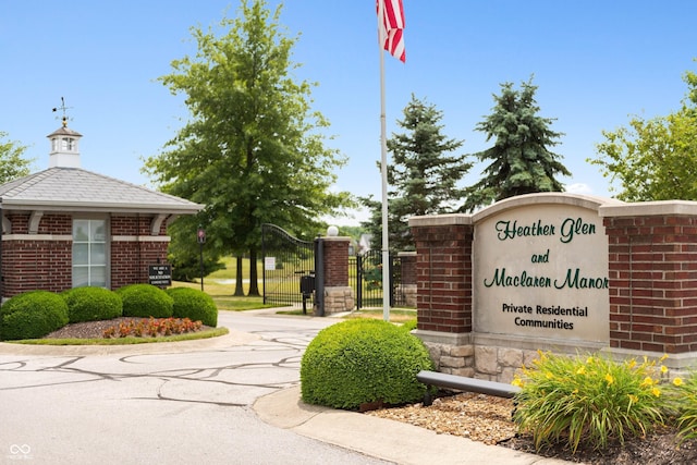 1295 Maclaren Ct, Franklin, IN 46131 - community sign featuring a gate