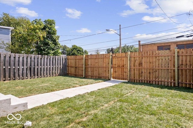 1709 Fletcher Ave, Indianapolis, IN 46203 - view of yard