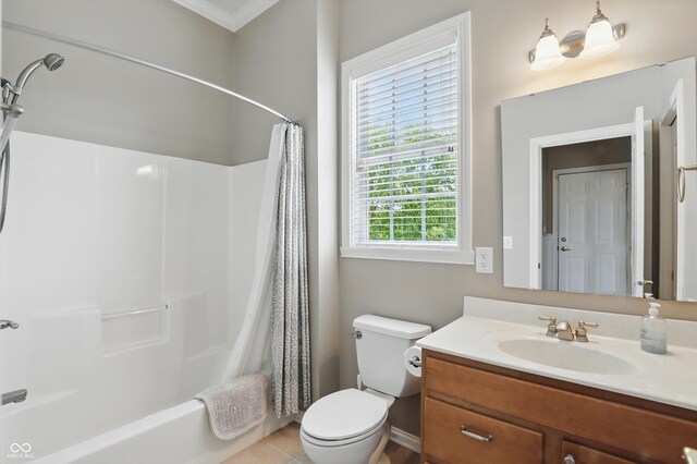 16802 Oak Manor Dr, Westfield, IN 46074 - full bath with vanity, toilet, and shower / tub combo with curtain