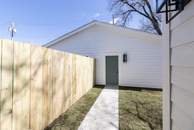 2051 Columbia Ave, Indianapolis, IN 46202 - view of doorway to property