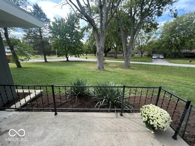 6805 Twin Brooks Dr, Indianapolis, IN 46227 - view of yard with a detached carport