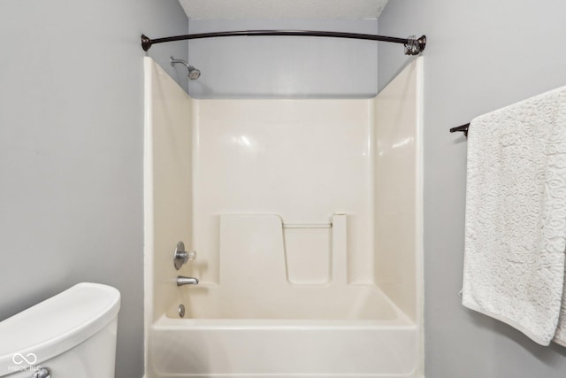 17357 Austrian Pine Way, Westfield, IN 46074 - full bath with toilet and washtub / shower combination