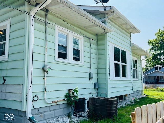 547 N Livingston Ave, Indianapolis, IN 46222 - view of side of property featuring central AC unit
