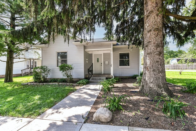 402 E 4th St, Sheridan, IN 46069 - view of front of property with a porch