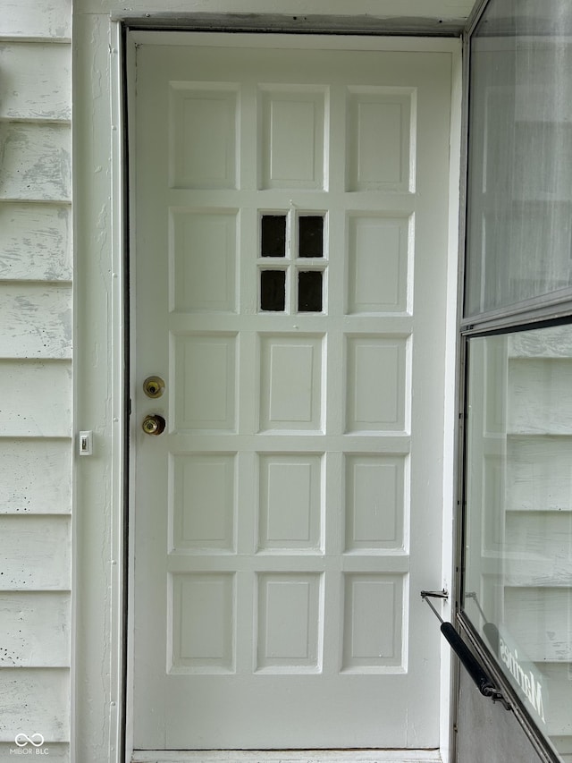 330 S Butler Ave, Indianapolis, IN 46219 - property entrance