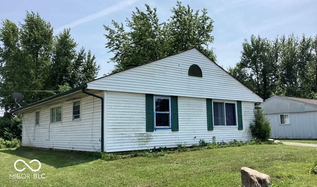 9925 Catalina Dr, Indianapolis, IN 46235 - photo 2