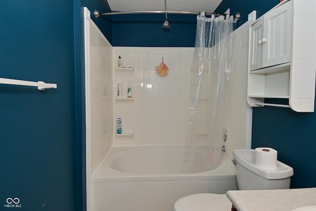 9237 Ogden Dunes Ct, Camby, IN 46113 - full bath featuring shower / bath combination with curtain and vanity