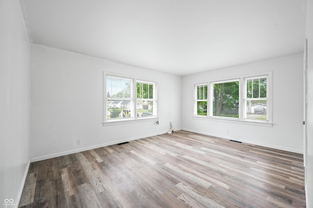 801 N Park St, Seymour, IN 47274 - unfurnished room featuring wood finished floors and baseboards