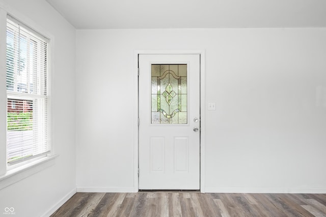 801 N Park St, Seymour, IN 47274 - entryway with wood finished floors and baseboards