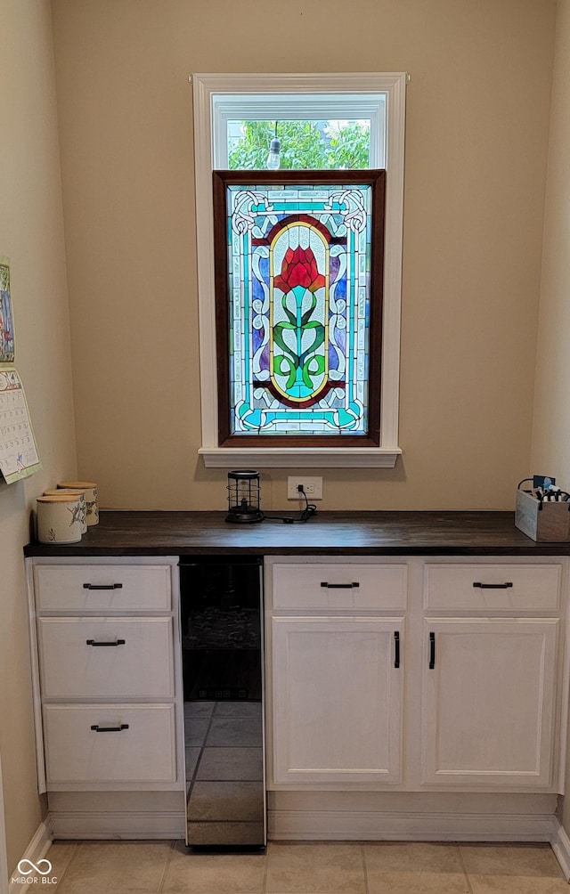 4232 Parliament Way, Avon, IN 46123 - detailed view of beverage cooler