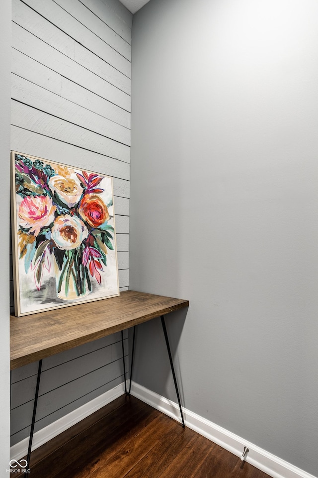 478 Firefly Ln, Carmel, IN 46032 - detailed view of wood finished floors and baseboards