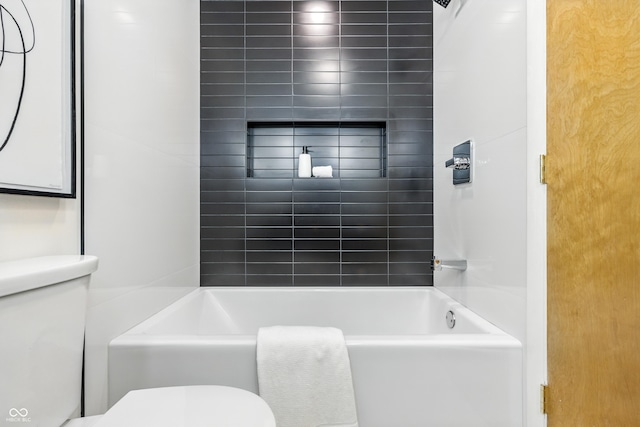 6704 Hoover Rd, Indianapolis, IN 46260 - full bath featuring toilet and washtub / shower combination
