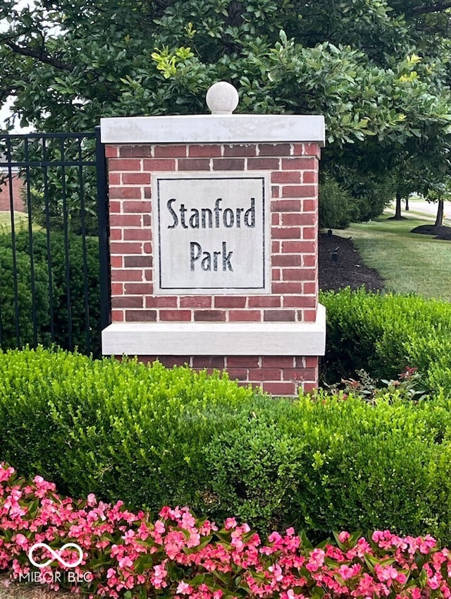 13528 Cuppertino Ln, Carmel, IN 46074 - view of community sign