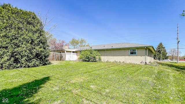 3215 E 10th St, Anderson, IN 46012 - view of yard