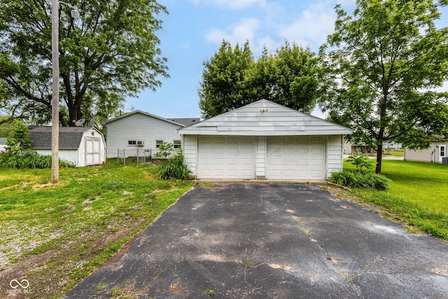 2009 S L St, Elwood, IN 46036 - detached garage with a storage unit