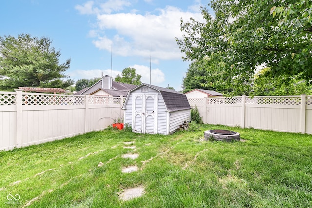 5651 Pine Knoll Blvd, Noblesville, IN 46062 - view of yard with a fire pit