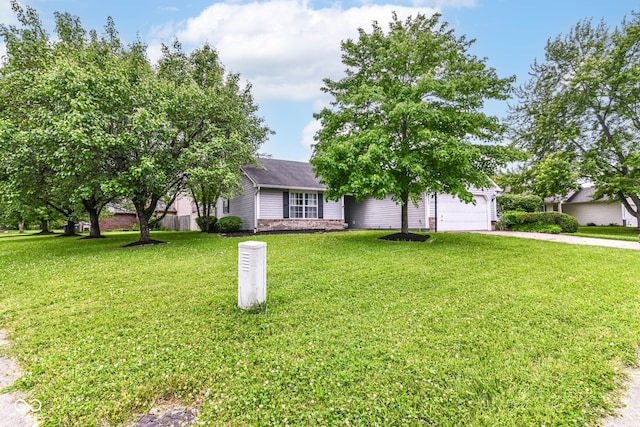 5651 Pine Knoll Blvd, Noblesville, IN 46062 - view of front facade with concrete driveway, a garage, and a front yard