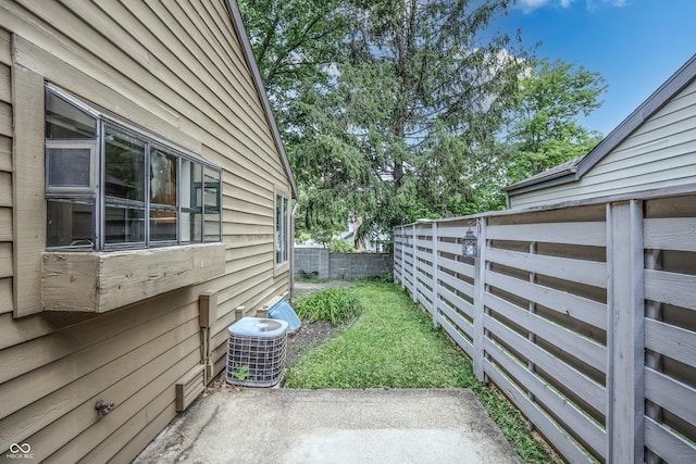 4462 Carya Sq, Columbus, IN 47201 - view of yard featuring central air condition unit and a patio area