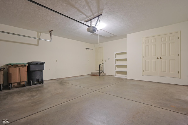 4462 Carya Sq, Columbus, IN 47201 - garage with a garage door opener