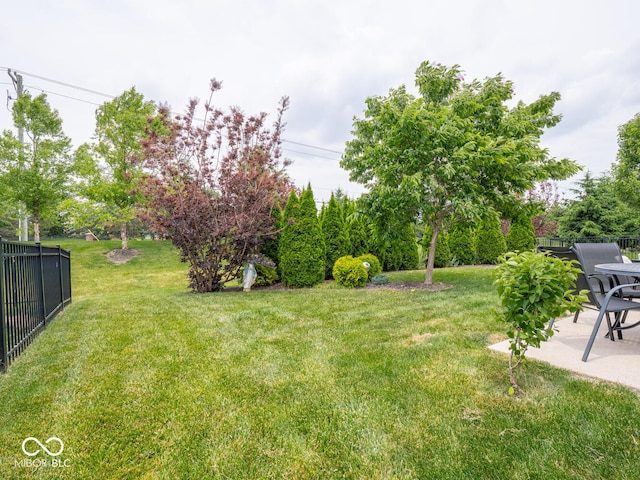 5684 Autumn Trl, Brownsburg, IN 46112 - view of yard with a patio area