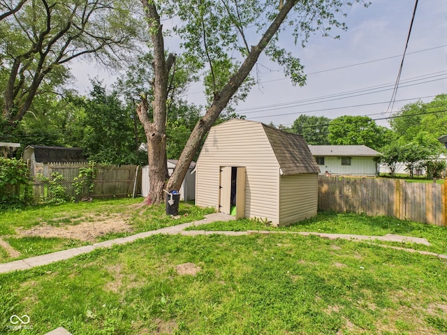 4020 N Mitthoefer Rd, Indianapolis, IN 46235 - view of yard