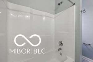19146 Carol Cove Cir, Noblesville, IN 46062 - bathroom with shower / bathtub combination