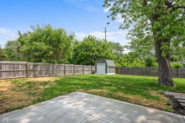 2537 N Boehning St, Indianapolis, IN 46219 - view of yard featuring a patio and a detached garage