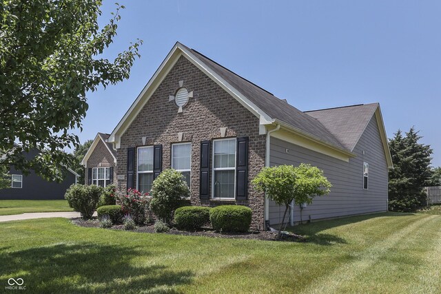 2502 Colinbrook Pkwy, Greenwood, IN 46143 - photo 3