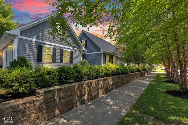 900 W Busby St, Lebanon, IN 46052 - view of property exterior at dusk