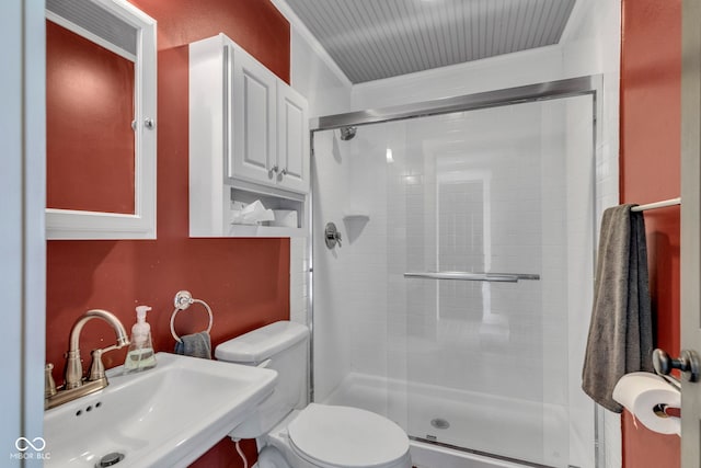 900 W Busby St, Lebanon, IN 46052 - full bath with a stall shower and ornamental molding
