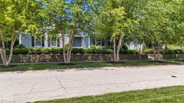 900 W Busby St, Lebanon, IN 46052 - view of front of home with a front lawn