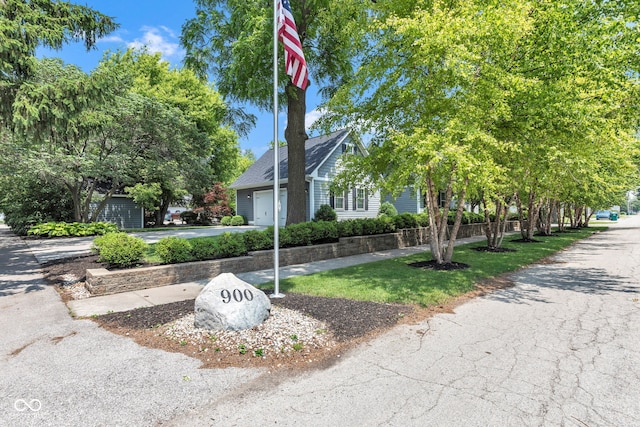 900 W Busby St, Lebanon, IN 46052 - view of front of property featuring a garage