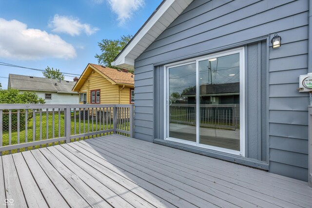 3906 Fletcher Ave, Indianapolis, IN 46203 - view of deck